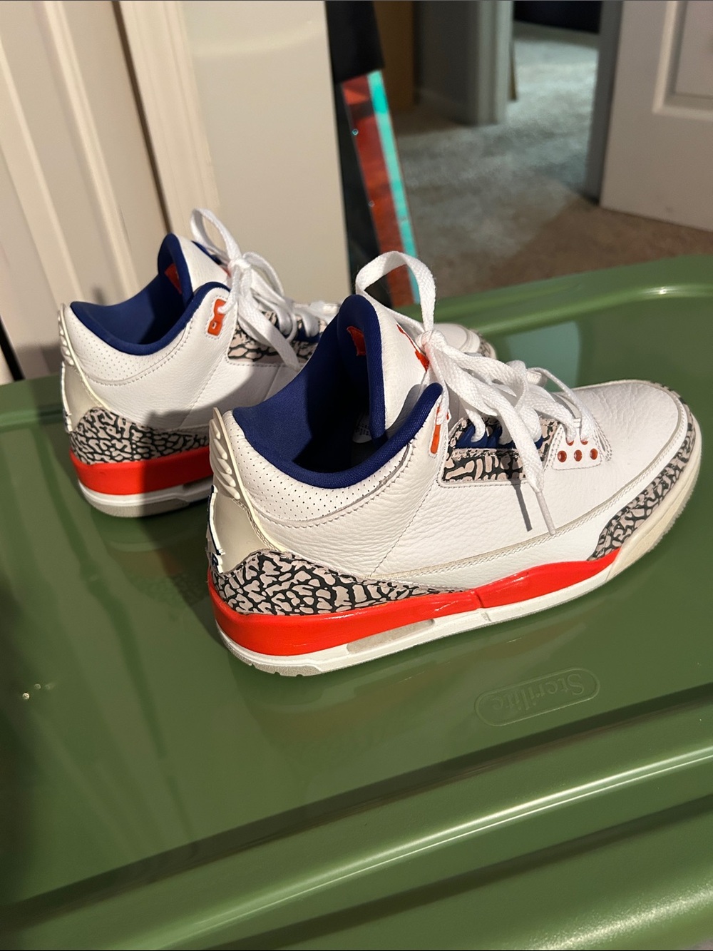 Jordan Men’s White/Blue/Red Retro Elephant Print Sneakers